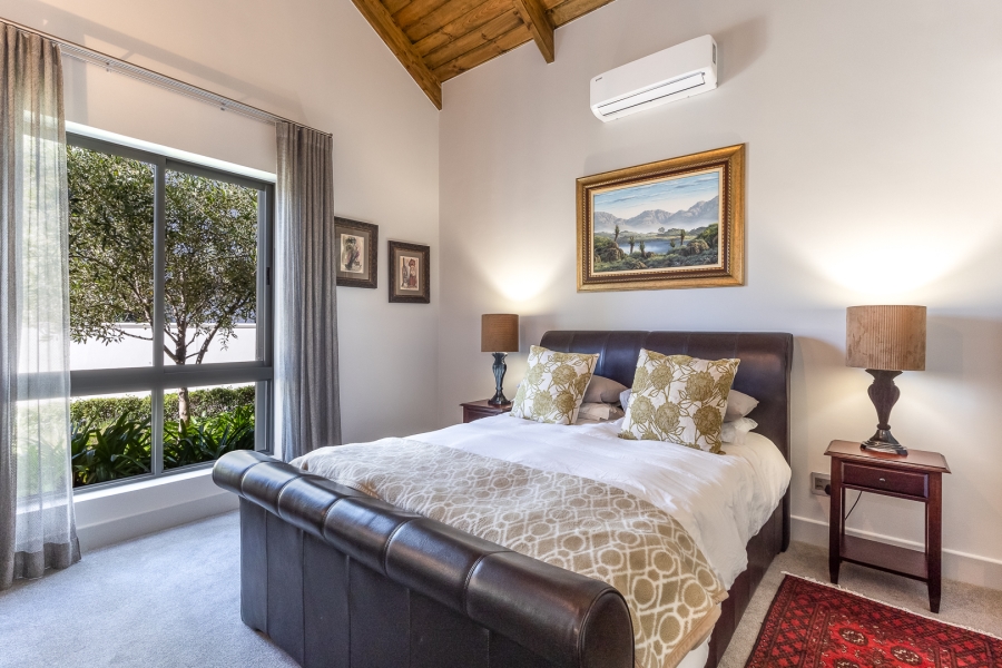 4 Bedroom Property for Sale in Lemoenkloof Western Cape